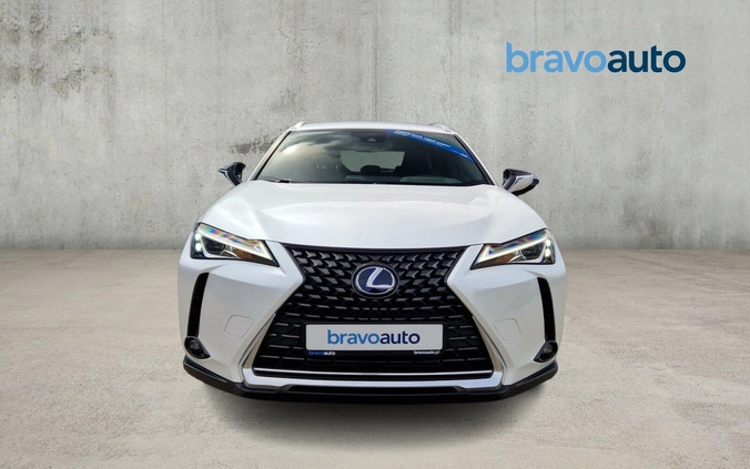 Lexus UX cena 119900 przebieg: 37927, rok produkcji 2019 z Słubice małe 436